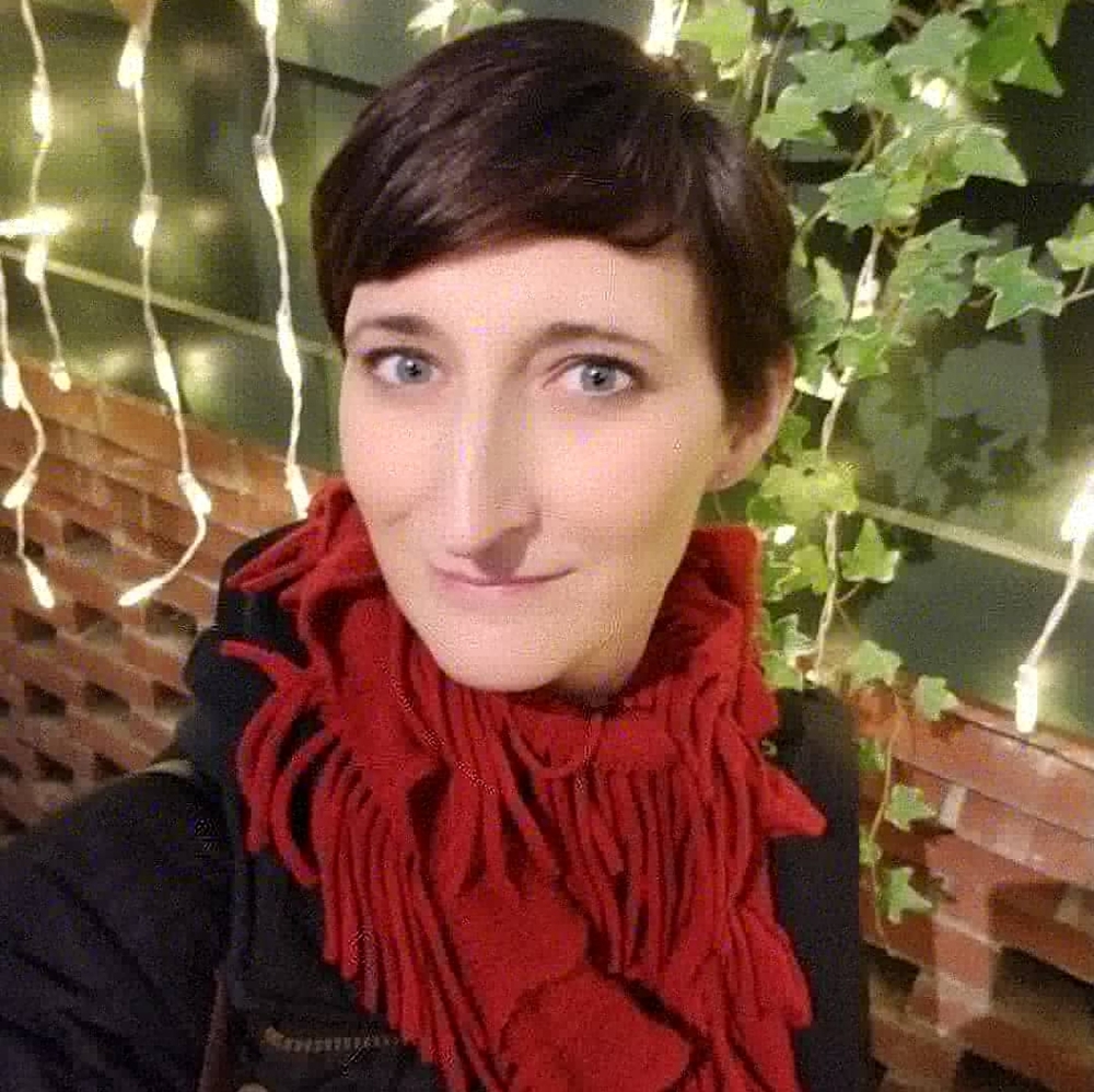 Meet your Posher, Lorie